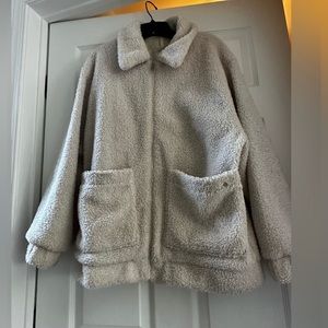 UGG jacket side M very gentle use no rips, no stain smoke free home